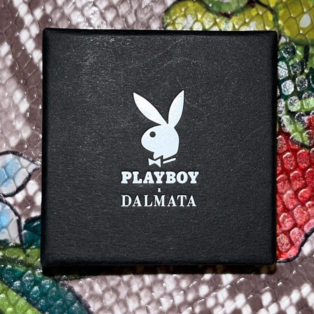 Playboy x Dalmata | NWT | gold plate rabbit head chain ring - Picture 4 of 6